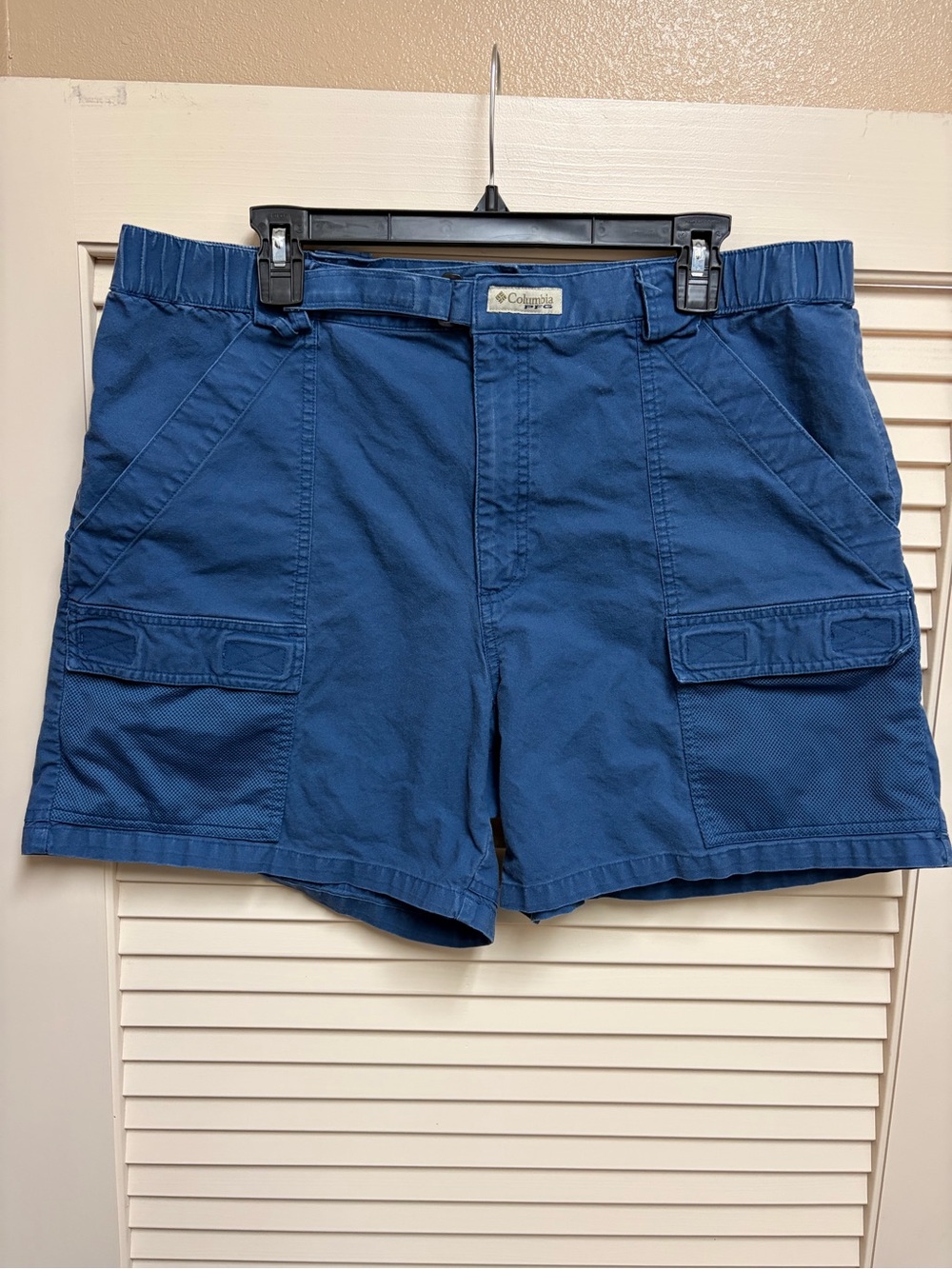 Vintage Columbia PFG FM 8100 Mens L Blue Fishing Cargo Shorts Mesh 6” Outdoor